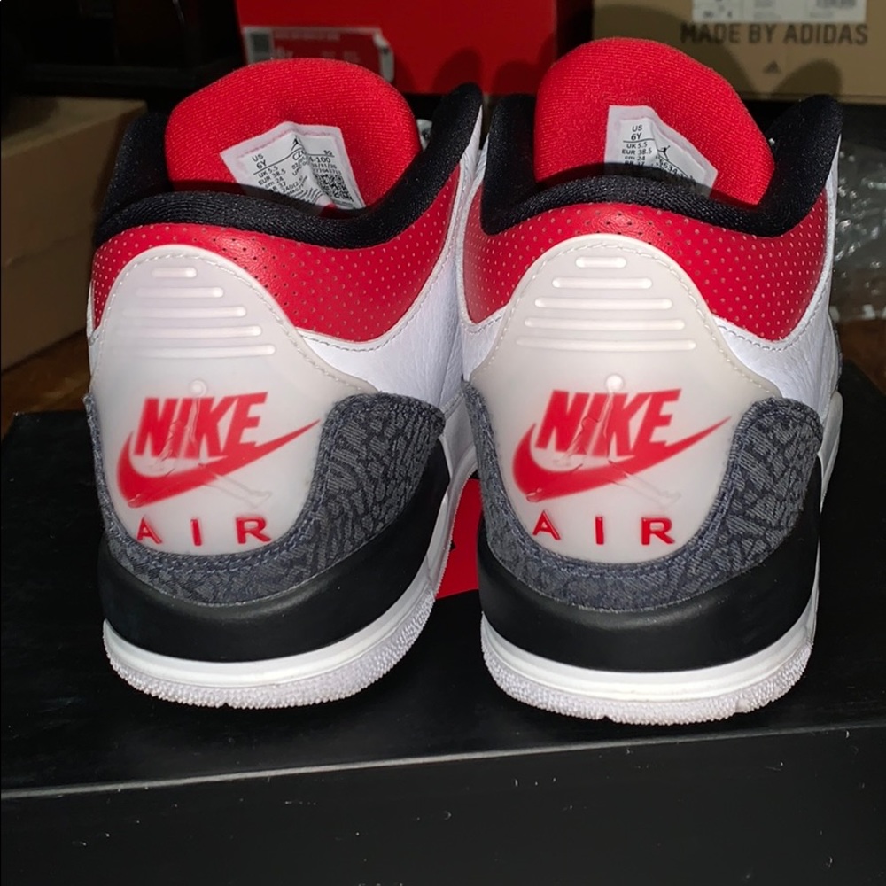 Retro 3 - Picture 3 of 4